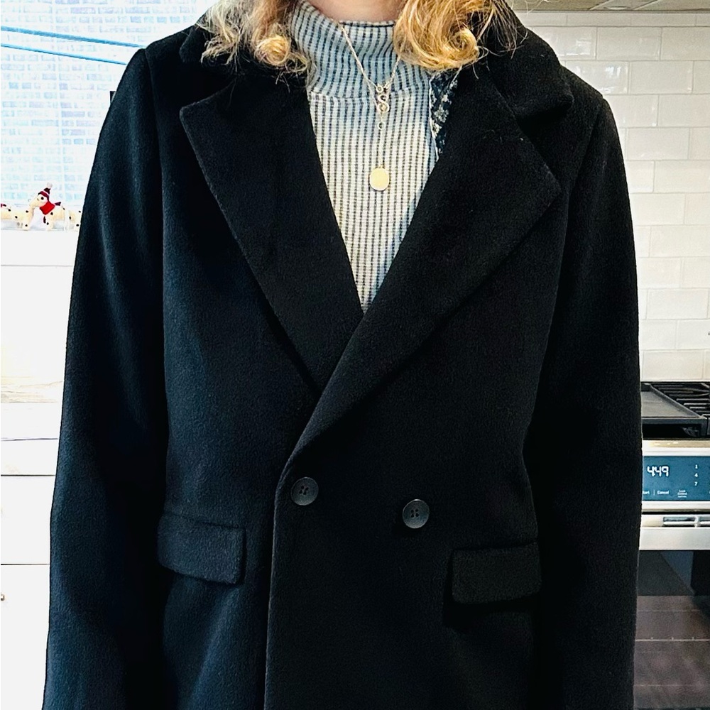 Womans Black Double-Breasted WoolfCoat